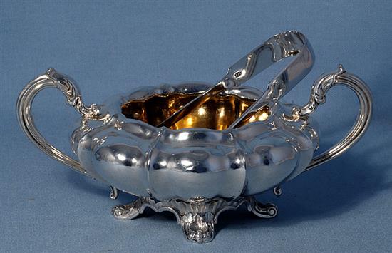 A William IV silver two handled sugar bowl, bowl width 215mm, weight 12.3oz/385grms.